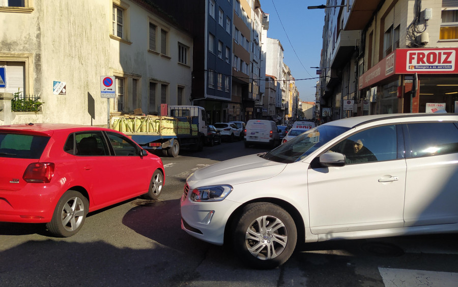 La semipeatonalización del tramo final de Rosalía de Castro recibe el impulso definitivo en Ribeira