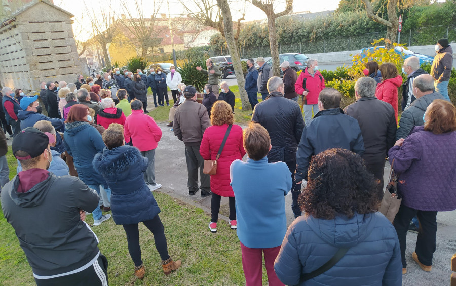 Recogerán firmas en contra de la implantación de la dirección única en Rúa Castelao de Aguiño