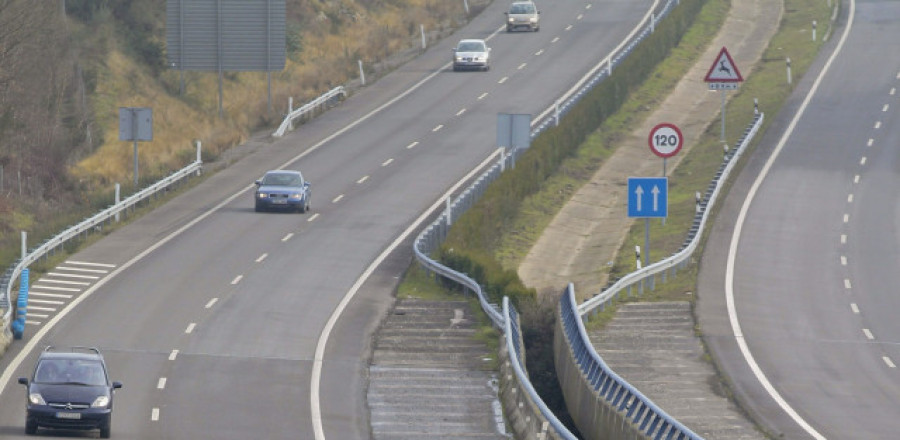 La Guardia Civil investiga a dos conductores por carreras en la A-6 en Lugo