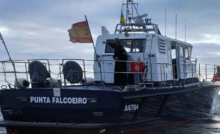 Gardacostas de Galicia asesta nuevos golpes contra la pesca ilegal en el litoral de Ribeira