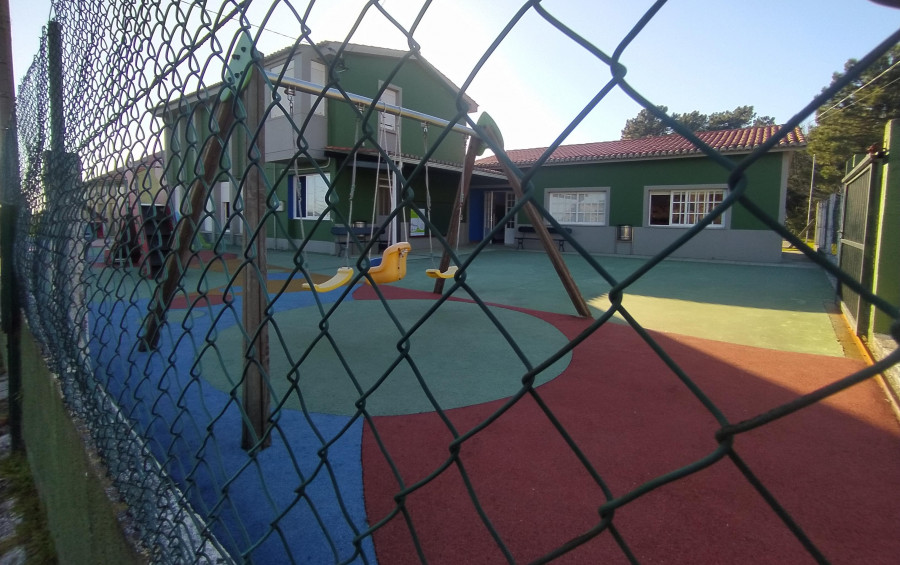 El Gobierno pobrense rechaza crear un parque infantil en Lesón por no considerarlo “prioritario”