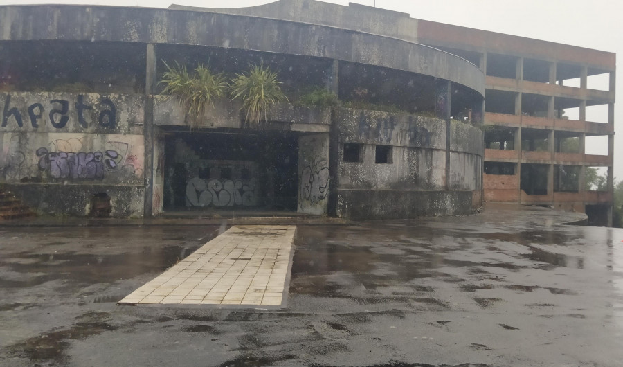 La Xunta solicita el derribo de la antigua discoteca "Hesta Kurba" para construir la nueva residencia de mayores en Ribeira