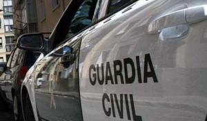 Investigan un atraco en la farmacia de Baión a cargo de dos encapuchados que portaban un arma
