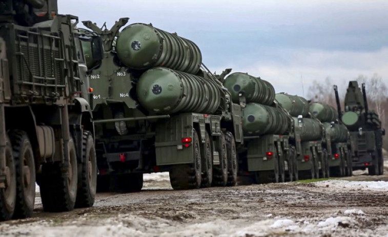 Maniobras militares rusas incrementan la presión y la diplomacia sigue su vía