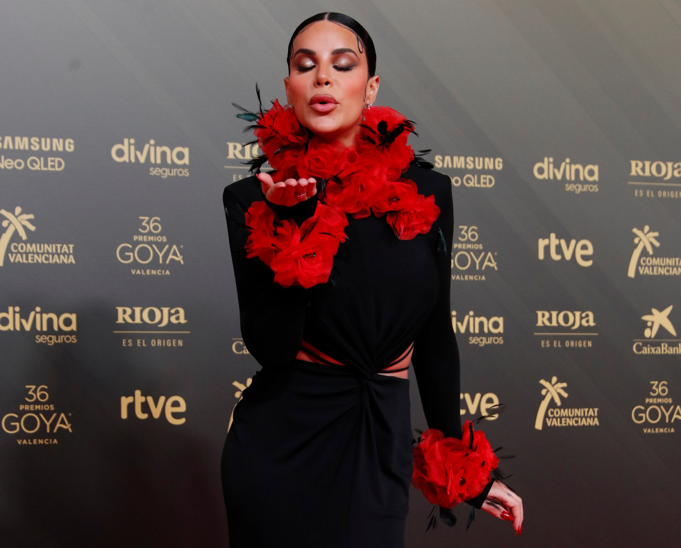 La actriz Jedet posa en la alfombra roja a su llegada a la gala de la 36 edición de los Premios Goya