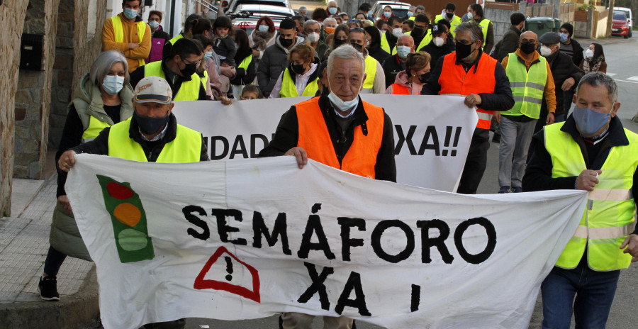 Vilaxoán se hace oír al son  de la gaita para pedir más seguridad