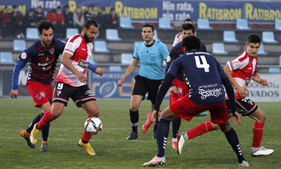 Un golazo del juvenil Álex en el 94 impulsa al Arosa en A Lomba