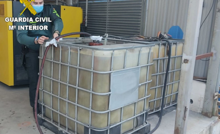 Incautados en una empresa de Boiro 1.350 litros de gasóleo que se sospecha que tendrían un uso fraudulento