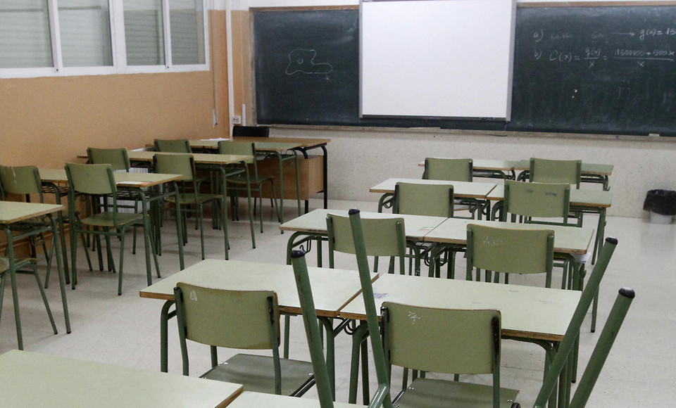 Imagen de archivo de un aula vacía de un centro escolar de O Salnés  g. salgado