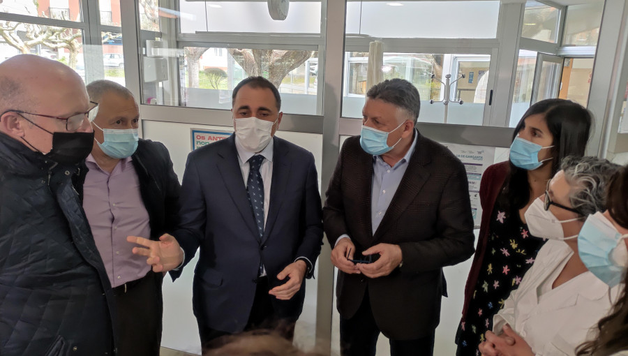Comesaña se compromete a estudiar la ampliación del centro de salud de Baltar