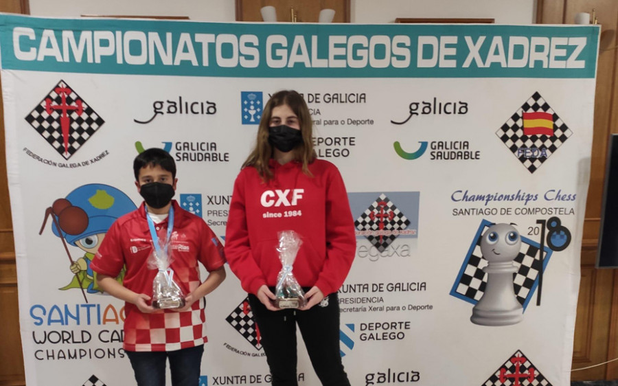 Dos medallas y un título femenino para el Club Xadrez Fontecarmoa