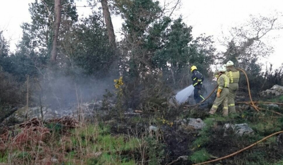 Esclarecido un incendio registrado el pasado lunes en Boiro en el que ardieron 2.100 metros cuadrados de monte arbolado