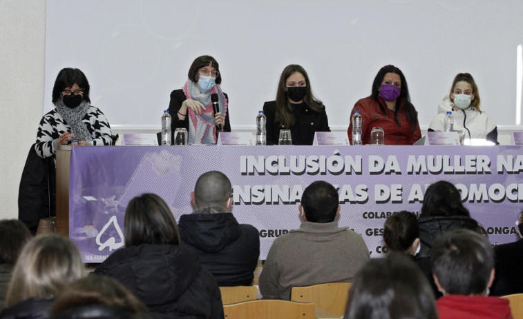 Las mujeres protagonizan el paro de larga duración y tienen más contratos parciales