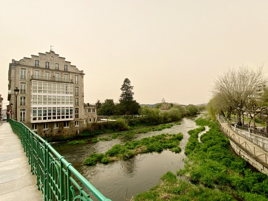 Caldas urbanizará el Camiño Real y busca alternativas para la pasarela sobre el río Umia