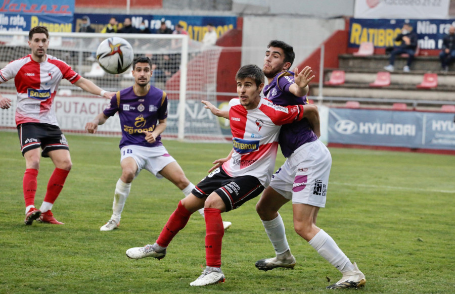 El Palencia golea en A Lomba a un Arosa en su peor momento