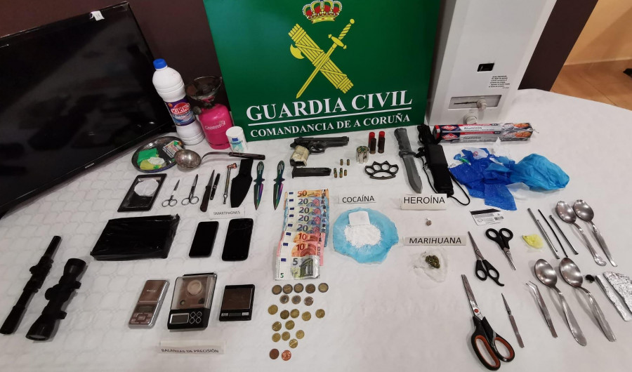 Piden 88 meses de cárcel para un barbanzano por tráfico de drogas y por tenencia ilícita de armas