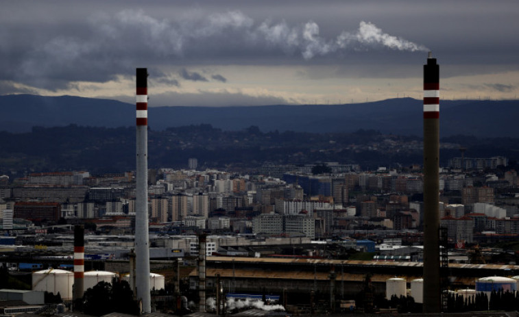 Un accidente en la refinería deja dos trabajadores heridos