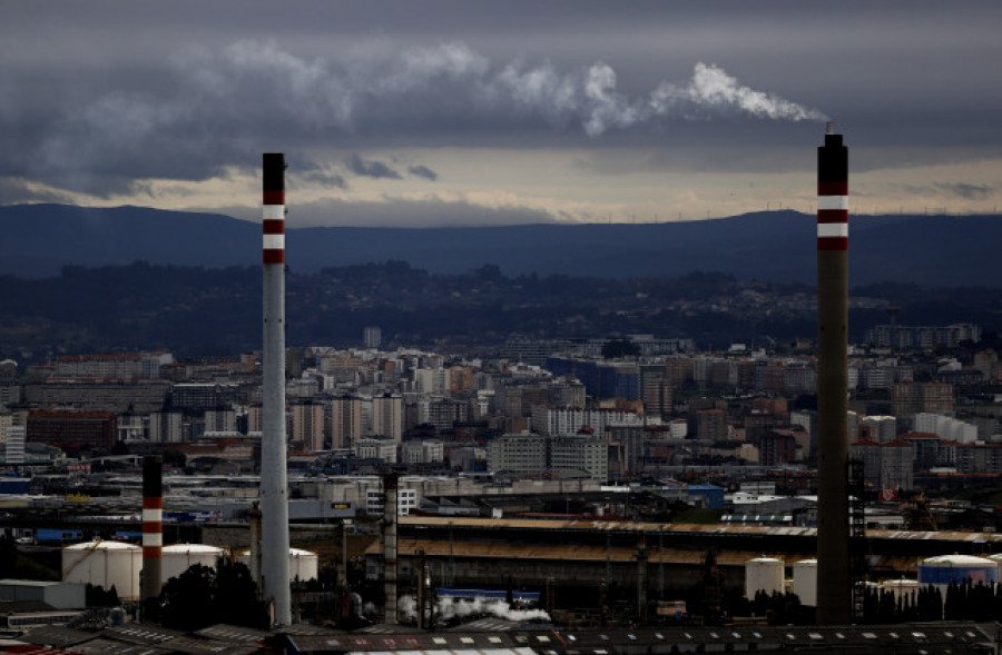 Un accidente en la refinería deja dos trabajadores heridos