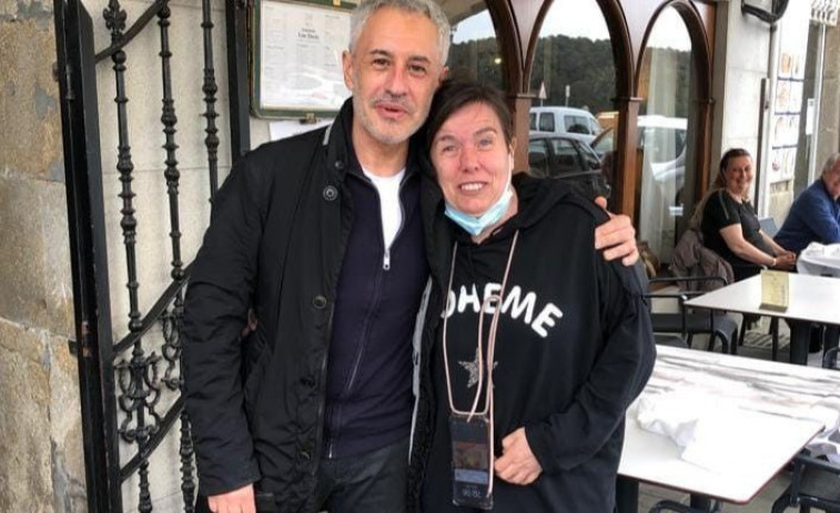 Sergio Dalma se deja ver por Vilagarcía y coge fuerzas en Casa Bóveda