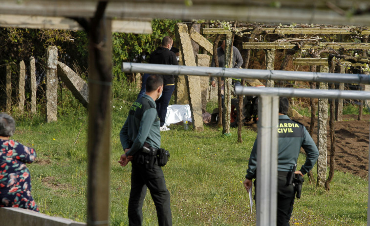 Un vecino de Castrelo fallece tras quedar atrapado entre un poste y un motocultor en una finca