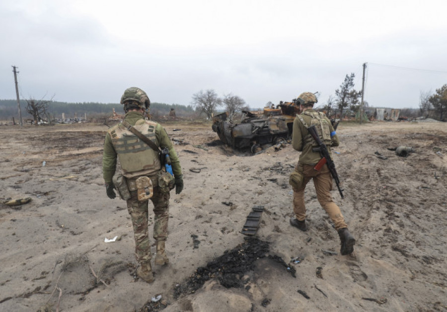 La tropas rusas se retiran de Kiev pero sus habitantes no creen que sea el fin