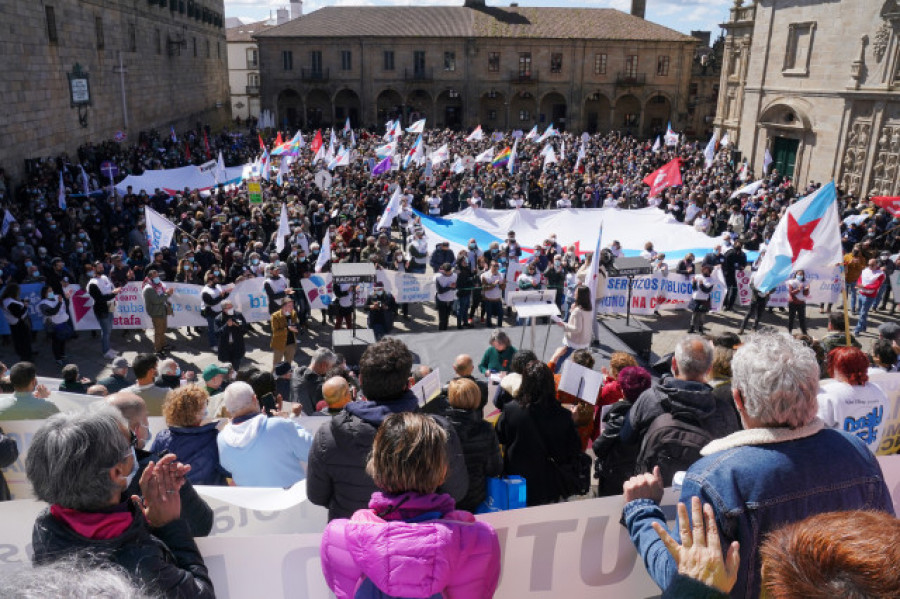 Multitudinaria manifestación contra el alza de los precios convocada por el BNG