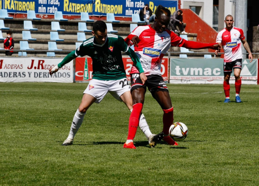 La afición no dejará solo al Arosa  en el partido crucial de Salamanca