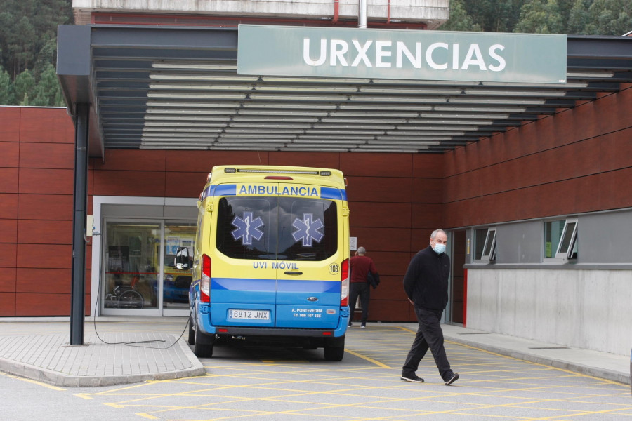 Atienden a un ourensano que se desvaneció y convulsionó tras salir del agua en A Lanzada