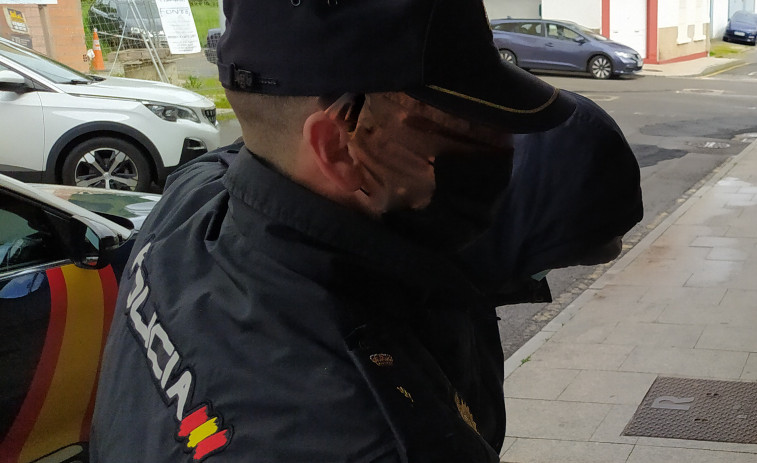 Prisión para el acusado de tentativa de homicidio en un edificio okupa de Ribeira