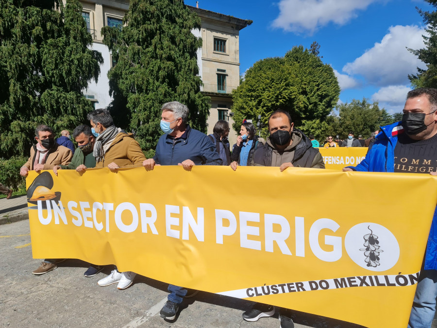 Los bateeiros valoran más movilizaciones si Mar no mueve ficha sobre la mejilla