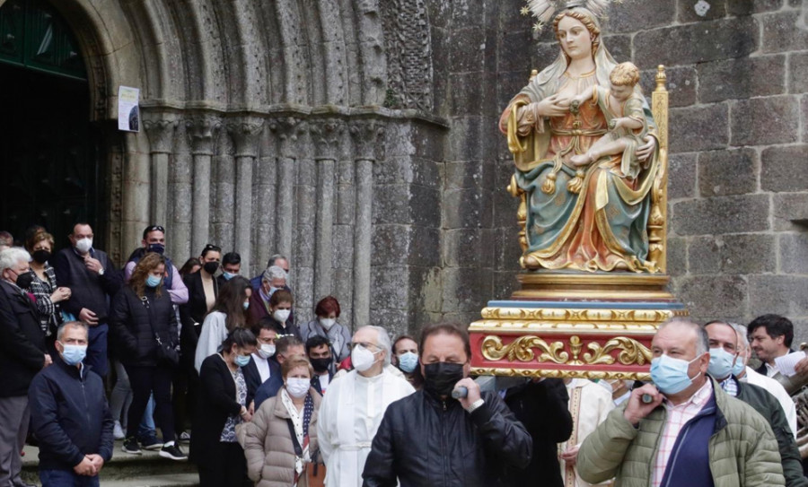 La Romería das Cabezas recupera su pulso en A Armenteira tras el parón covid