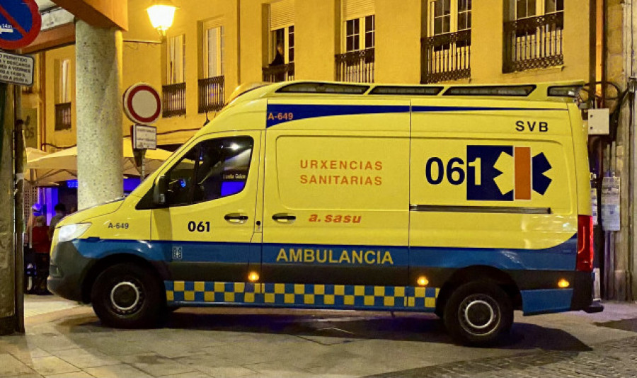 Muere un hombre al ser atropellado por su propio vehículo en un garaje de Mos