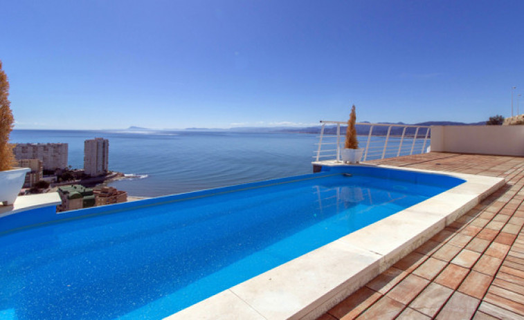 En primavera el interés por la vivienda con jardín y piscina aumenta