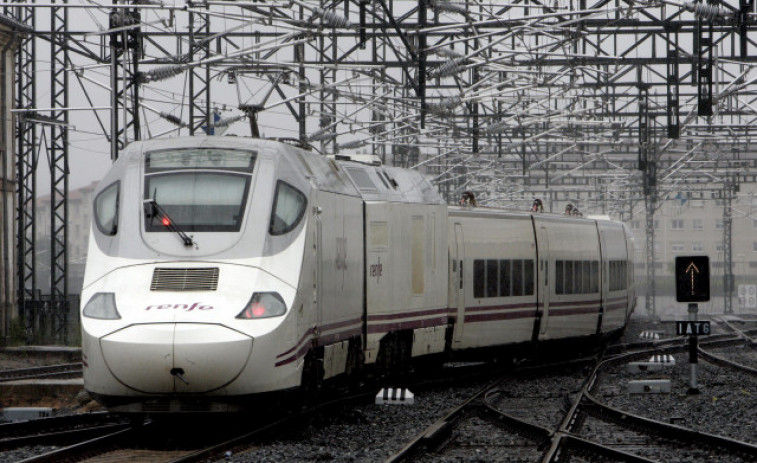 Investigan a seis personas por actos vandálicos en trenes de Renfe en Catoira y Oza