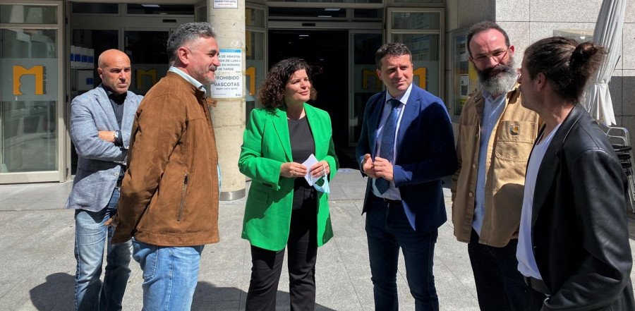 María Rivas visita Boiro para conocer en detalle el proyecto de remodelación del mercado