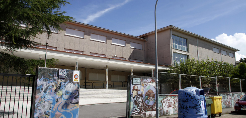 Polémica en Vilagarcía por el cambio de nombre del instituto de Carril