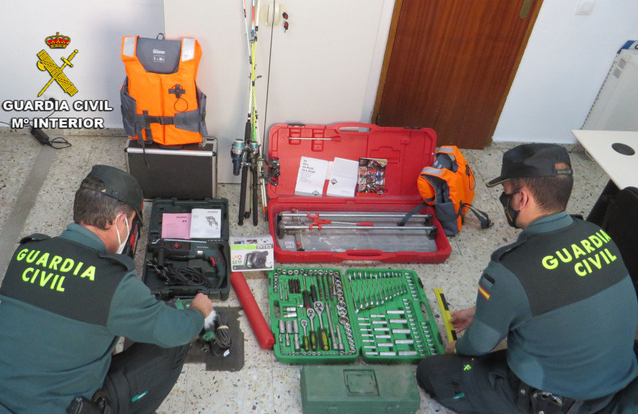 La Guardia Civil identifica a cuatro vecinos de Ribeira como presuntos autores de nueve robos en garajes en Pontecesures