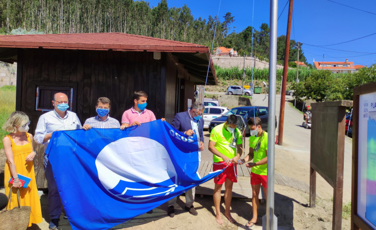 Sanxenxo revalida su liderazgo nacional con 17 banderas azules que garantizan la calidad de sus arenales