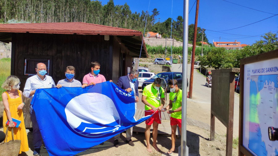 Sanxenxo revalida su liderazgo nacional con 17 banderas azules que garantizan la calidad de sus arenales