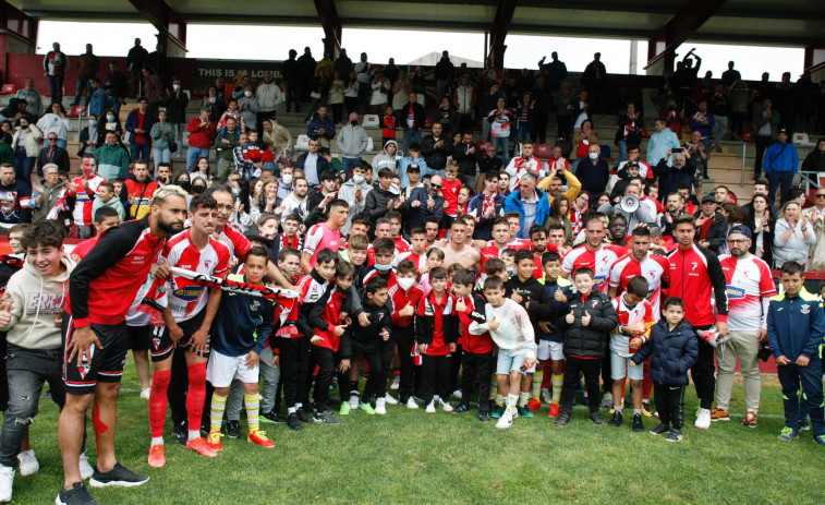 “Temos que volver para o ano á categoría”, dice Abalo