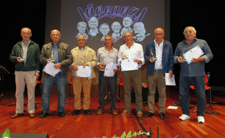 Letras con premio para Añoranza en Ribadumia e músicas de Galicia en Vilanova