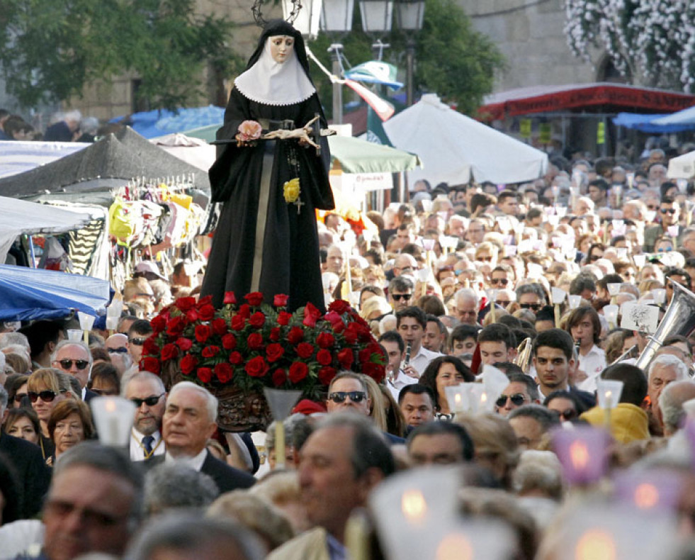 La procesión en honor a Santa Rita es uno de los actos más multitudinarios del año en Vilagarcía  gonzalo salgado