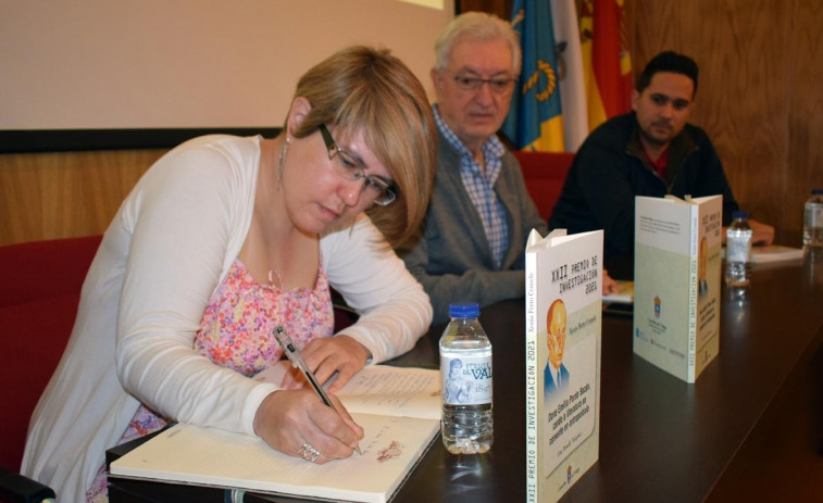 Valga presenta el libro sobre Emilia Pardo Bazán merecedor de un Premio Ferro Couselo