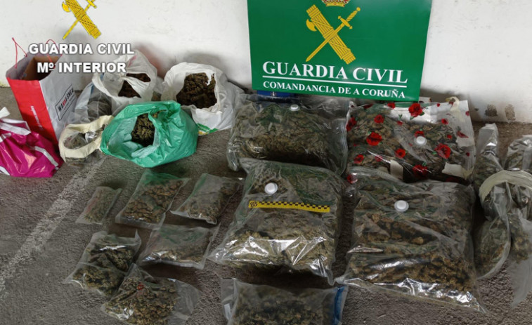 La Guardia Civil descubre diez kilos de marihuana en la casa a la que acudió para sofocar un incendio