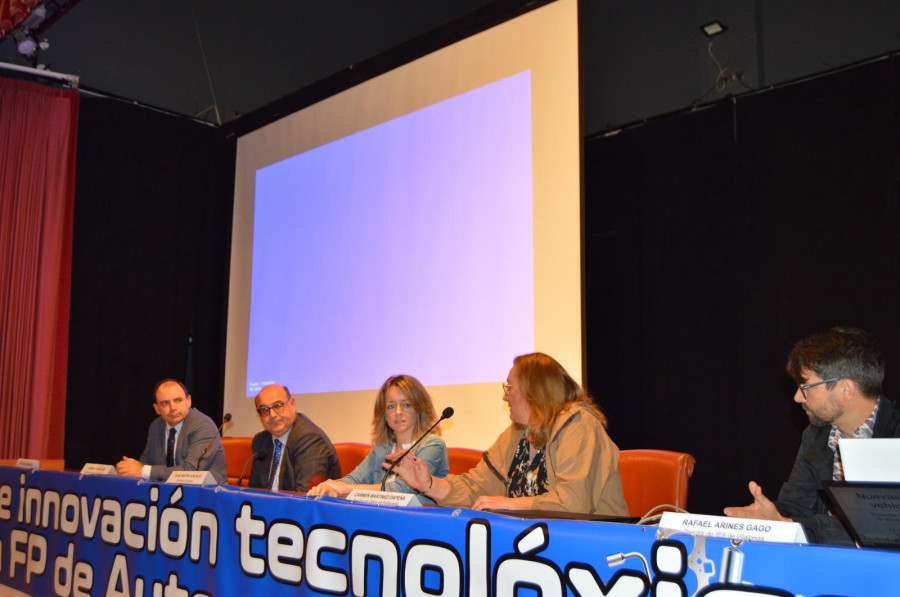 El IES Vilalonga reúne en su Foro de Innovación de la Automoción a 130 alumnos de toda Galicia