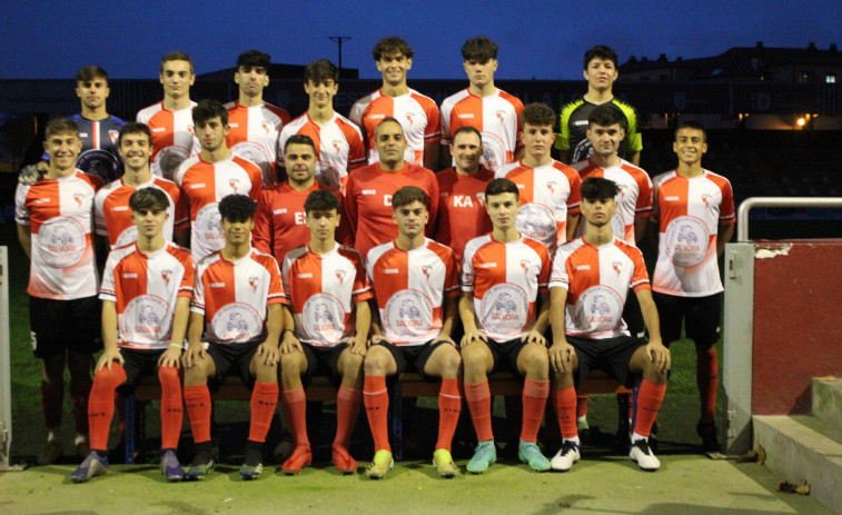 ​El Arosa juvenil se jugará el ascenso el domingo en A Lomba a las 12 horas