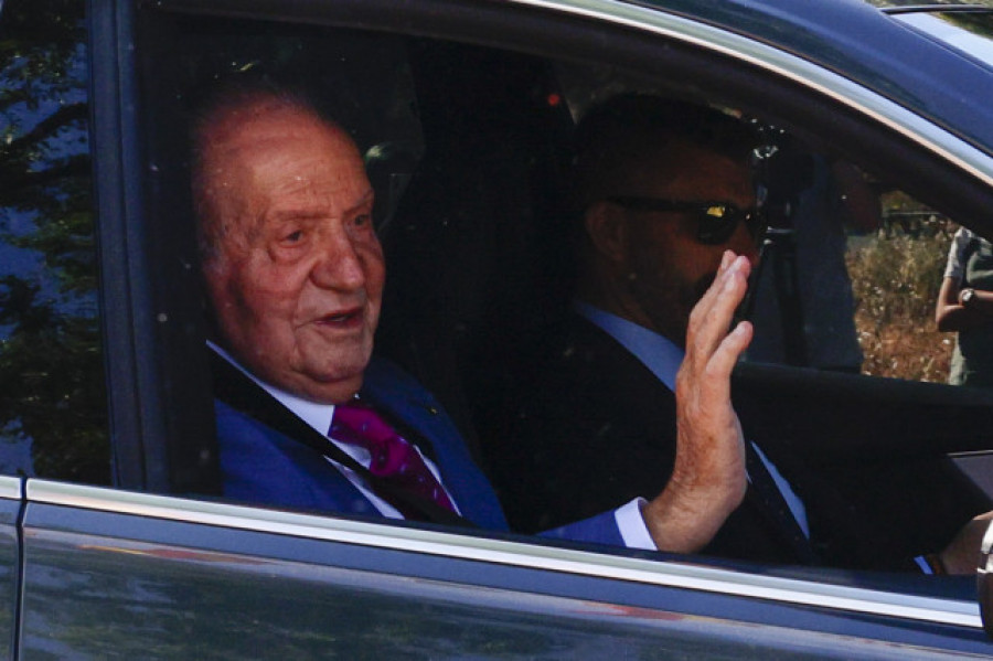 Juan Carlos I cumple dos años fuera de España