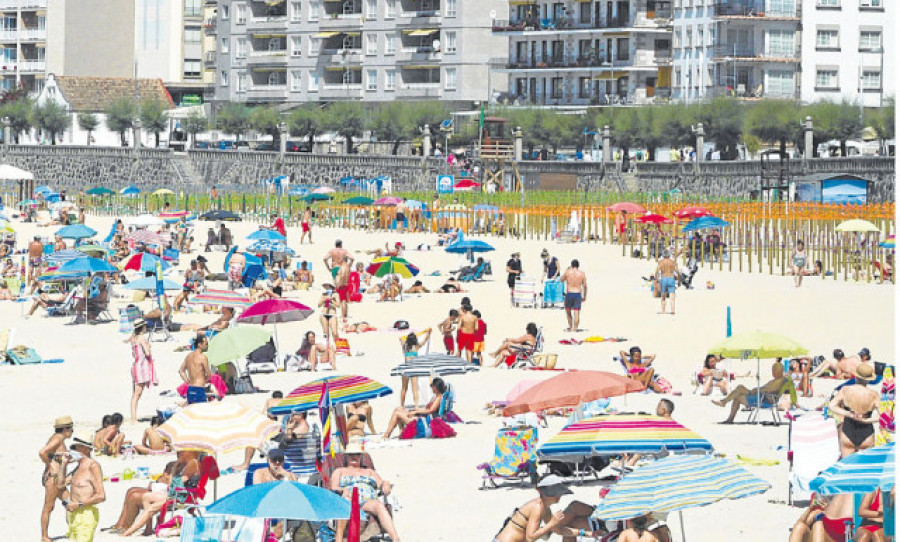 Sanxenxo cierra los lavapiés de las playas como medida de ahorro de agua ante la prealerta de sequía