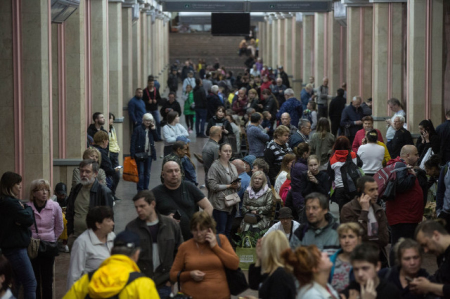 Varios misiles rusos llevan la muerte al metro de Járkov