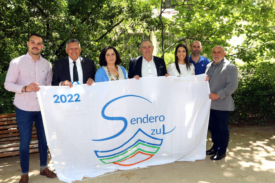 Sanxenxo revalida su liderazgo en senderos azules y Ribeira consigue su primer distintivo